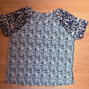 3/$30 - FOREVER 21 Blue and White Patterned Top Blouse